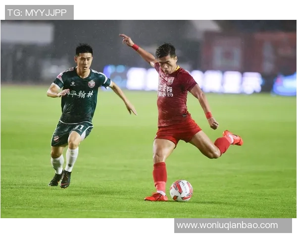 梅州客家队迎战梅县铁汉双方全力争夺宝贵积分激战正酣